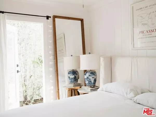 Venice, CA 90291,817 ANGELUS PL