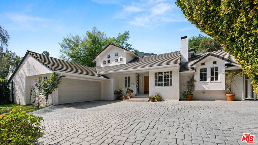 Beverly Hills, CA 90210,2247 COLDWATER CANYON DR