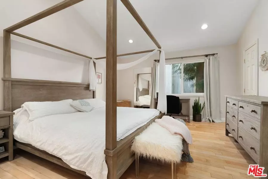5115 KESTER AVE #14, Sherman Oaks, CA 91403