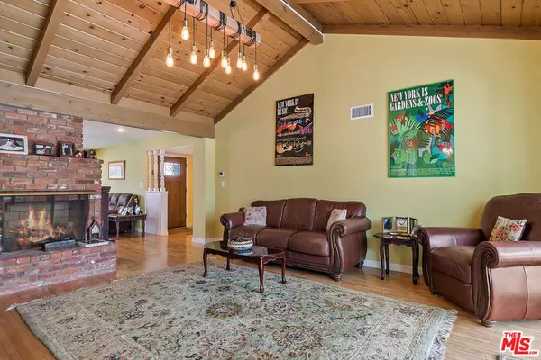 Northridge, CA 91343,9358 PETIT AVE