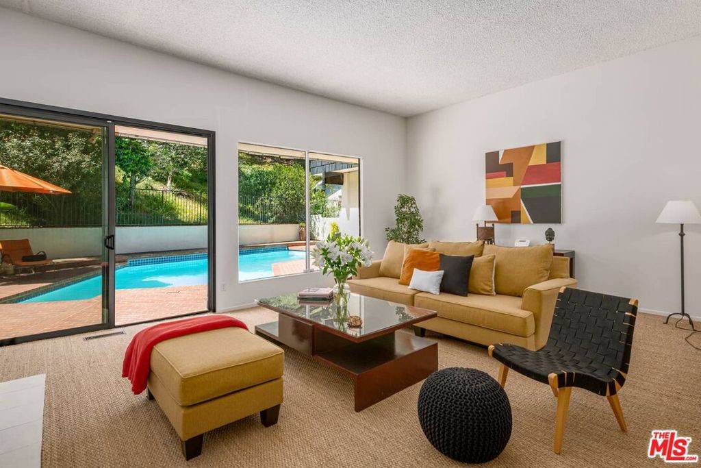 Studio City, CA 91604,3219 LAUREL CANYON