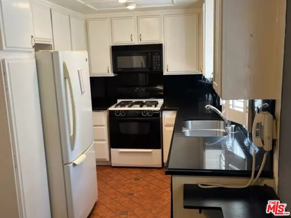 Paramount, CA 90723,8316 SOMERSET RANCH RD #D