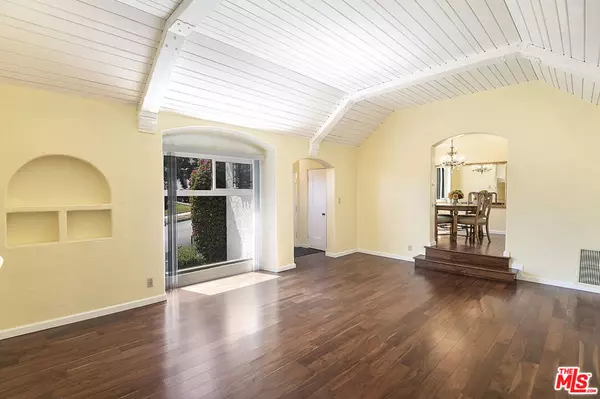 View Park, CA 90043,3711 OLYMPIAD DR