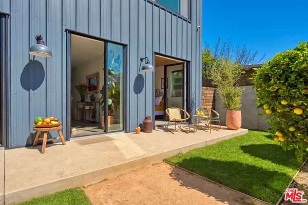 Venice, CA 90291,645 SANTA CLARA AVE