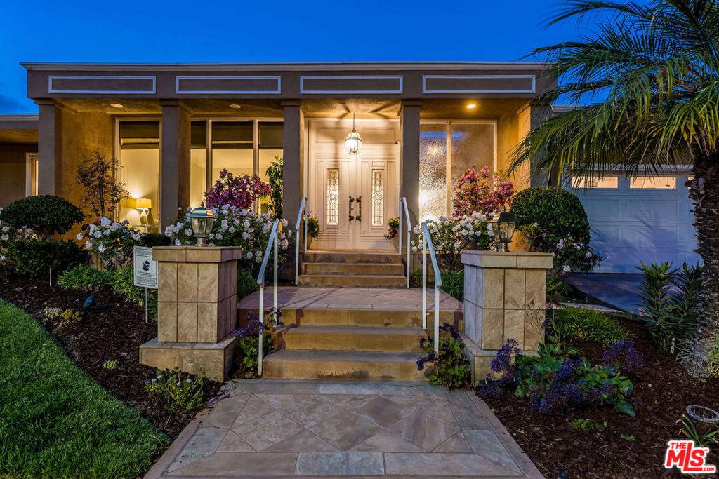 Encino, CA 91436,16043 SABANA LN