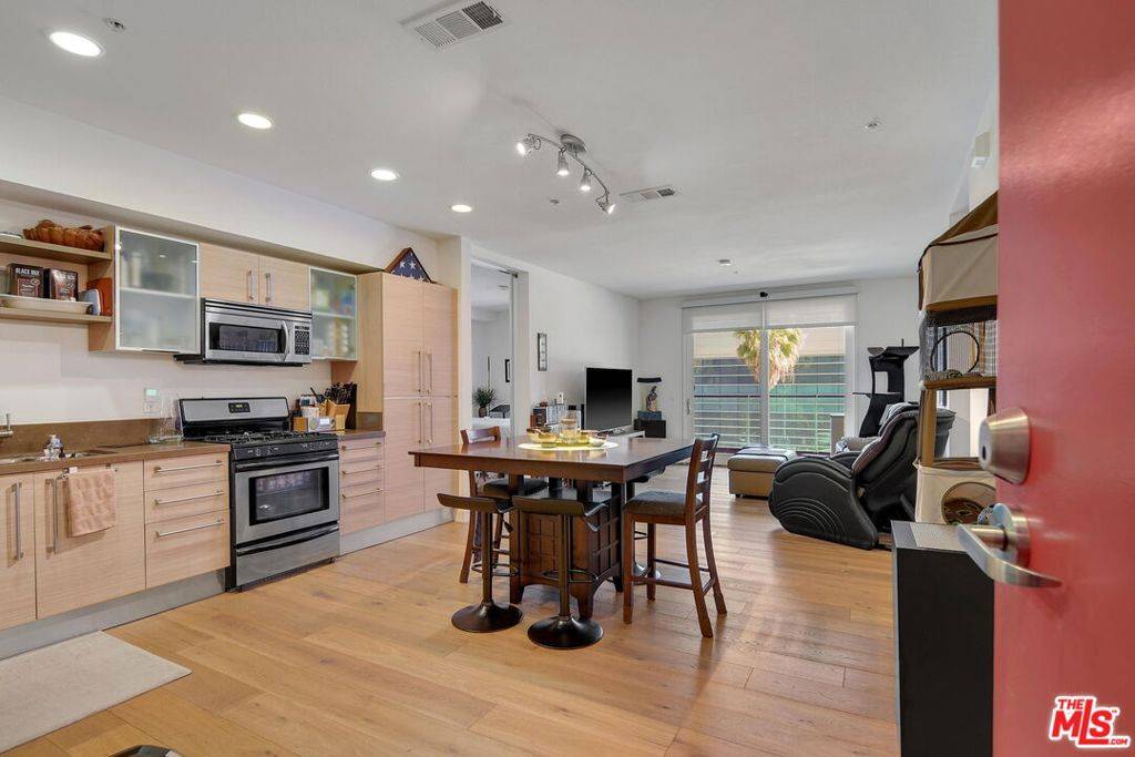1234 Wilshire BLVD #205, Los Angeles, CA 90017