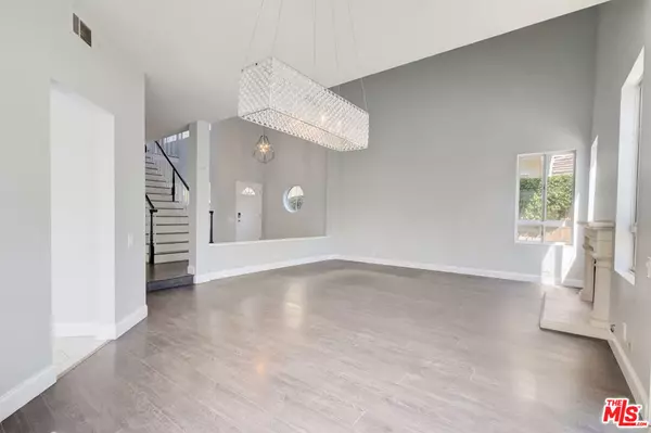 Moorpark, CA 93021,4249 RIVERGLEN ST