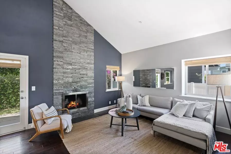 2009 ROBINSON ST #B, Redondo Beach, CA 90278