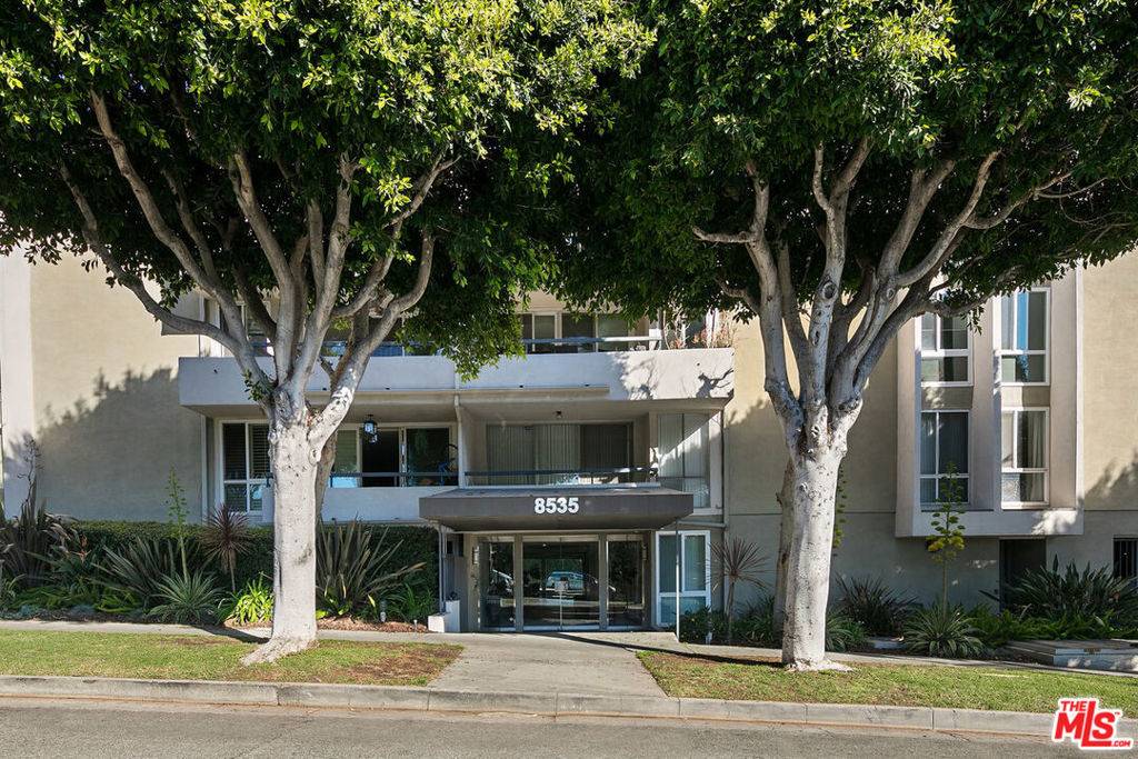 8535 W WEST KNOLL DR #103, West Hollywood, CA 90069