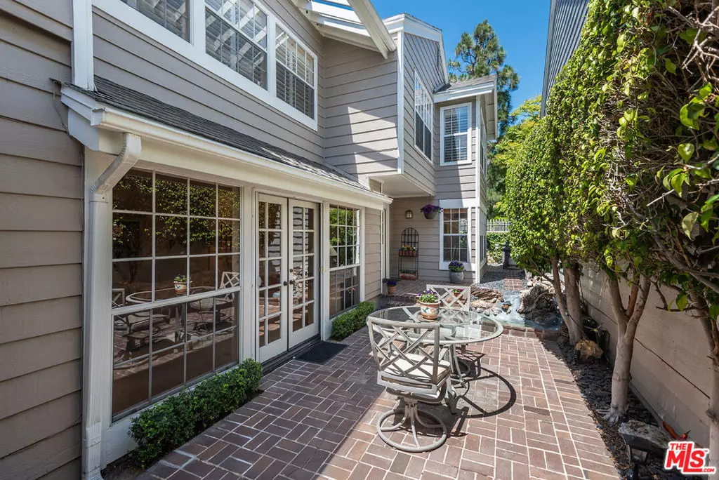 Marina Del Rey, CA 90292,13082 MINDANAO WAY #8