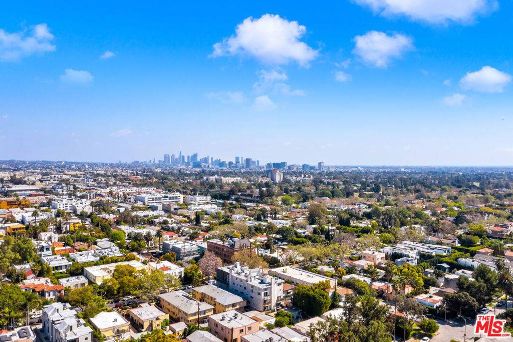 Los Angeles, CA 90038,815 N LAS PALMAS AVE #303