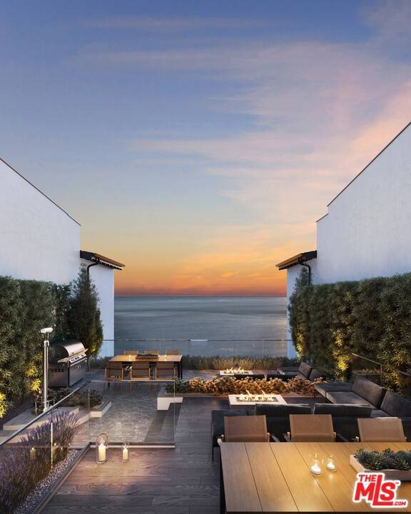 Pacific Palisades, CA 90272,17328 TRAMONTO DR #201