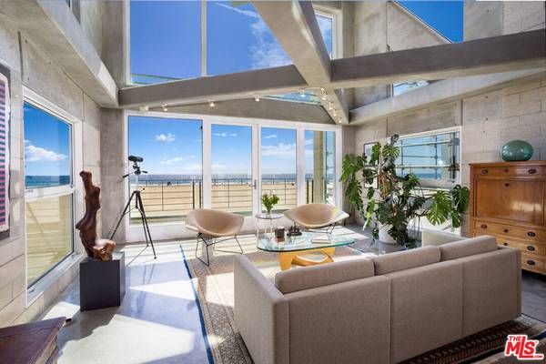 Santa Monica, CA 90401,1268 PALISADES BEACH RD