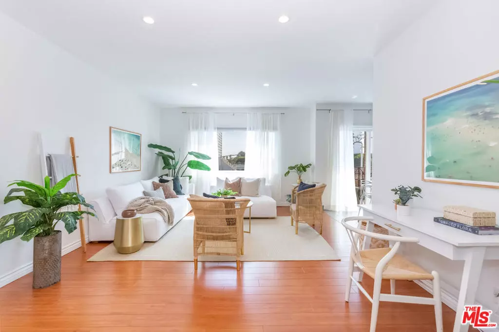 Santa Monica, CA 90405,2721 2ND ST #201