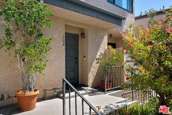 6840 BALBOA BLVD #302, Van Nuys, CA 91406