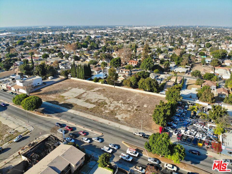 CA 90221,1035 E ROSECRANS AVE