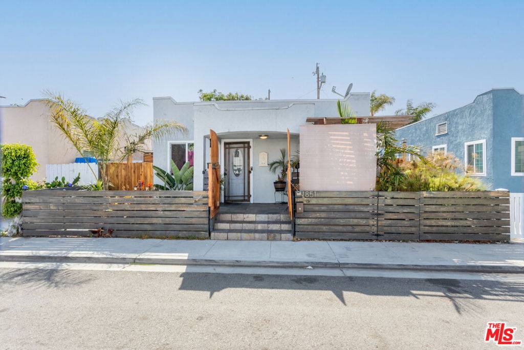 1851 N LINSLEY CT, Long Beach, CA 90806
