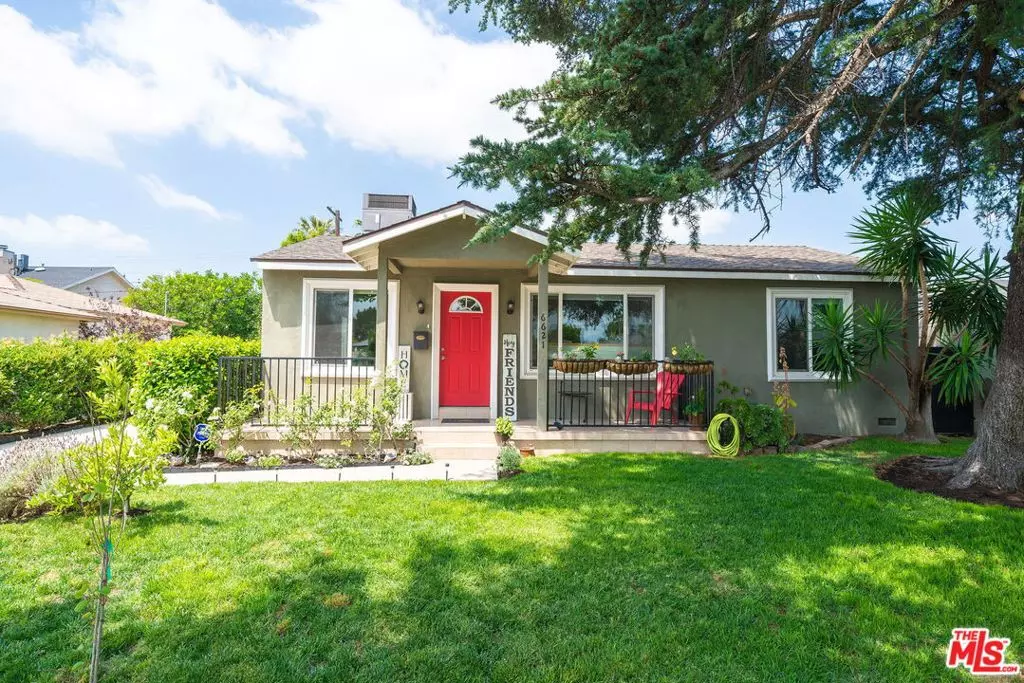 North Hollywood, CA 91606,6621 BELLAIRE AVE