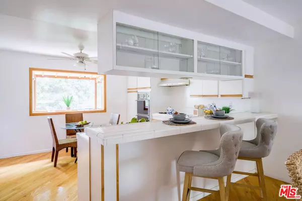 Marina Del Rey, CA 90292,4764 LA VILLA MARINA #J