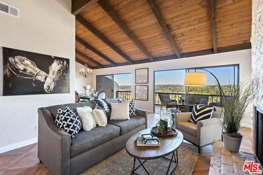 2416 SACADA CIR #B, Carlsbad, CA 92009