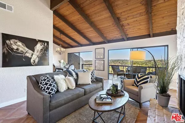 2416 SACADA CIR #B, Carlsbad, CA 92009