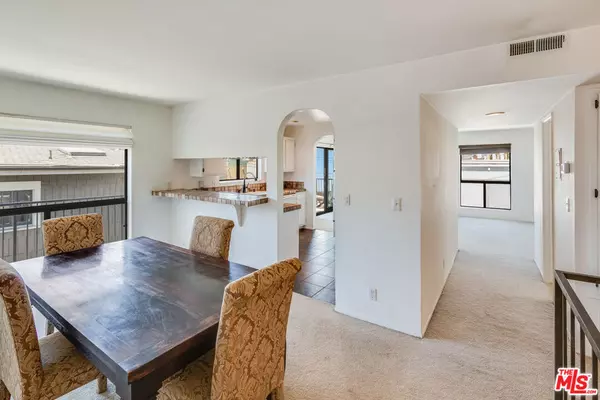 Marina Del Rey, CA 90292,25 Hurricane #3