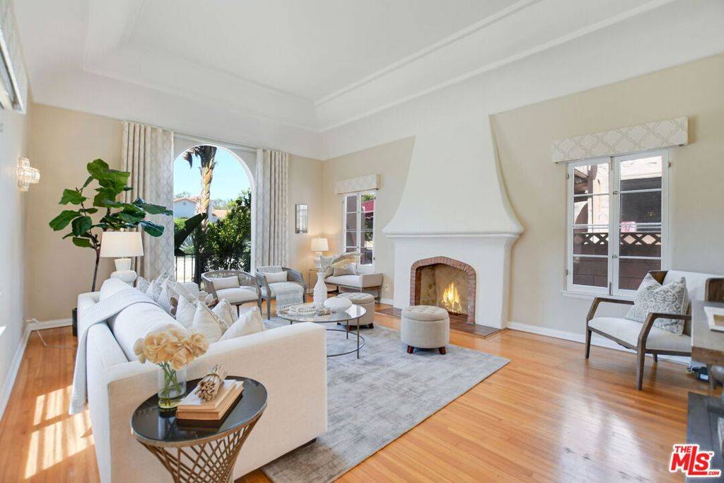 Beverly Hills, CA 90211,206 S HAMEL DR