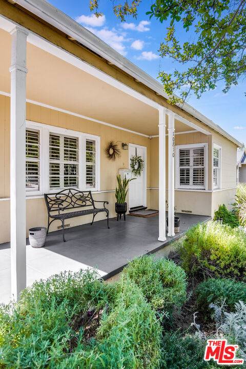 North Hollywood, CA 91602,10810 VALLEY SPRING LN