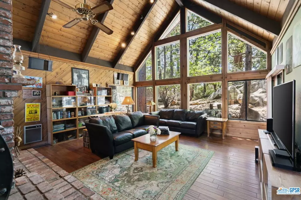 Idyllwild, CA 92549,25575 SUNRISE RD