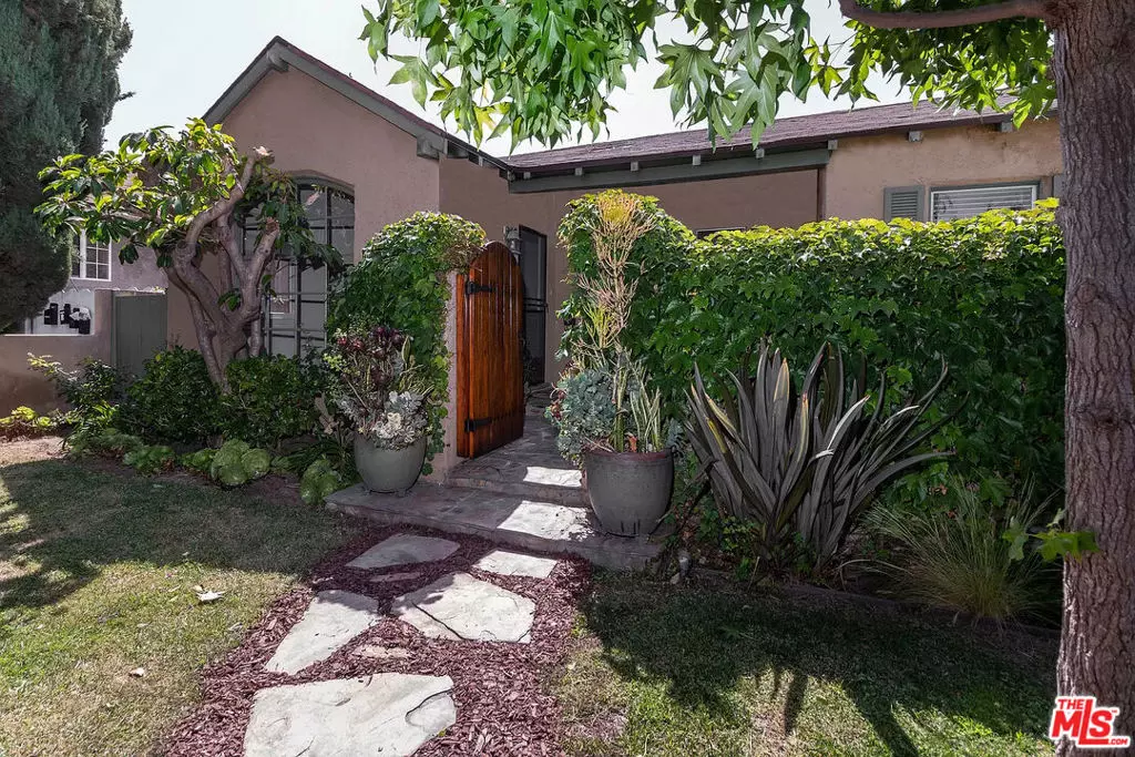 Culver City, CA 90232,9038 CARSON ST