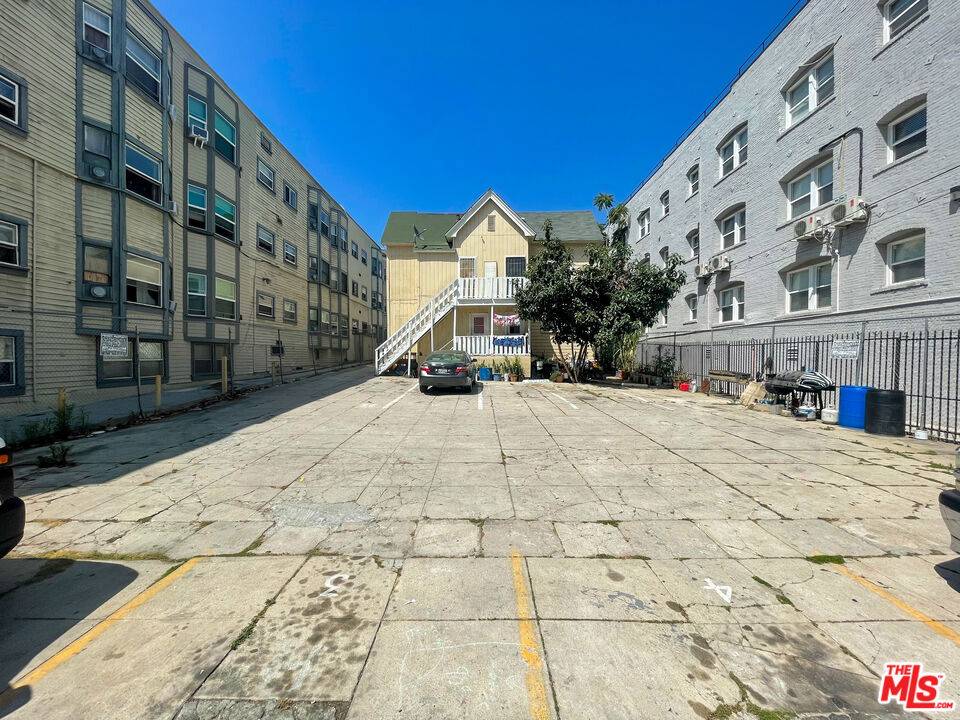 Los Angeles, CA 90017,1322 MARYLAND ST