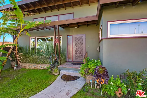 Los Angeles, CA 90043,5117 DAWN VIEW PL