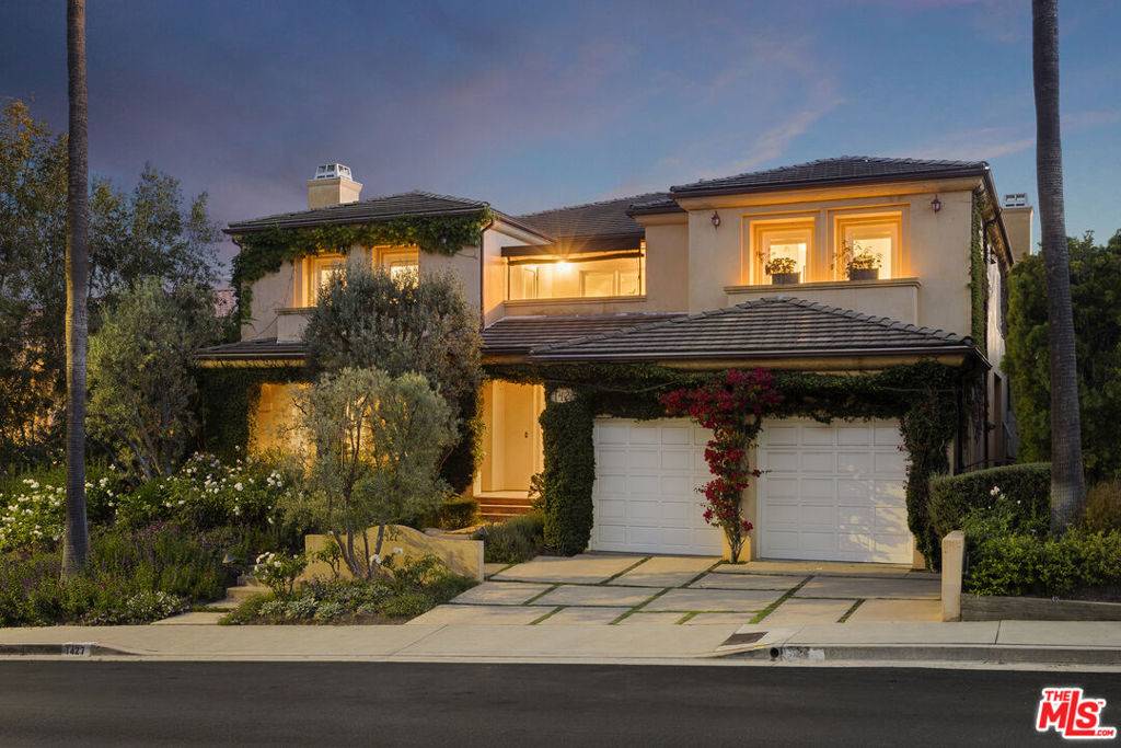 1427 W CHASTAIN, Pacific Palisades, CA 90272