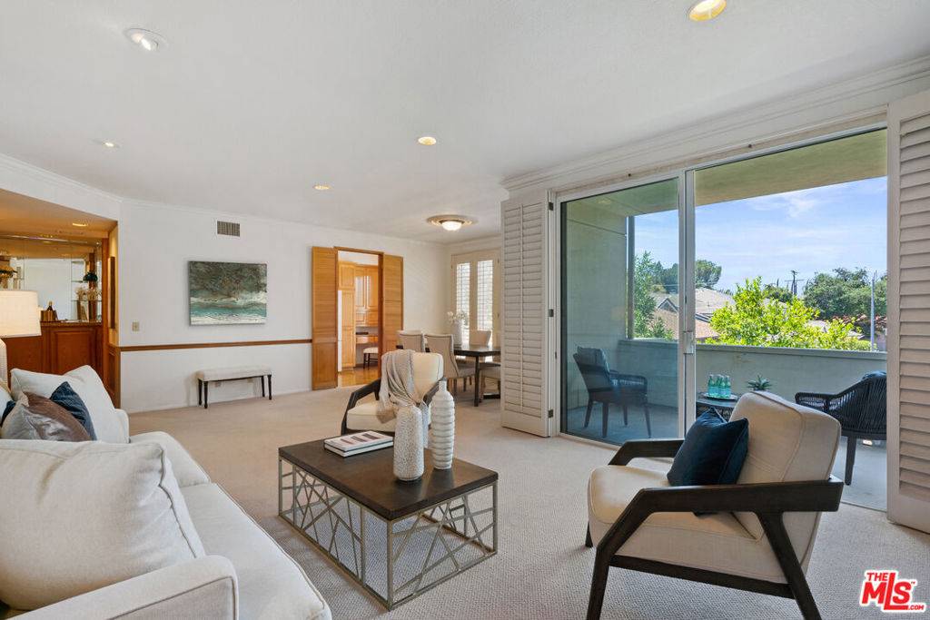 Encino, CA 91316,4949 GENESTA AVE #314