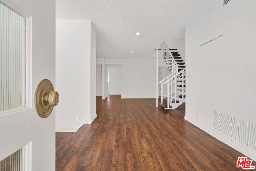 Pacific Palisades, CA 90272,434 CHAUTAUQUA BLVD