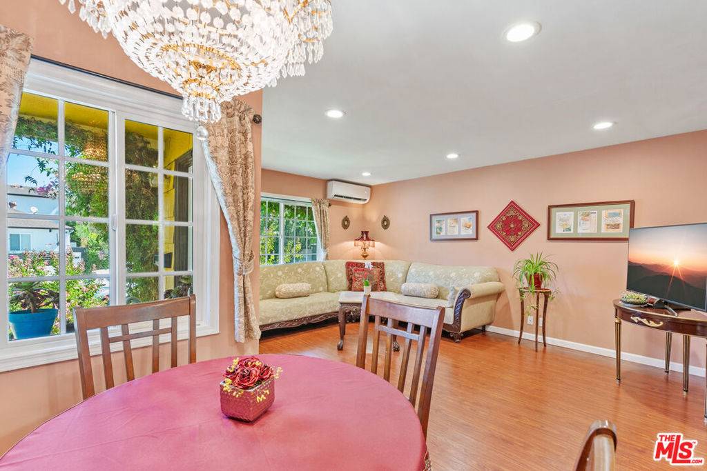 17804 Collins ST, Encino, CA 91316