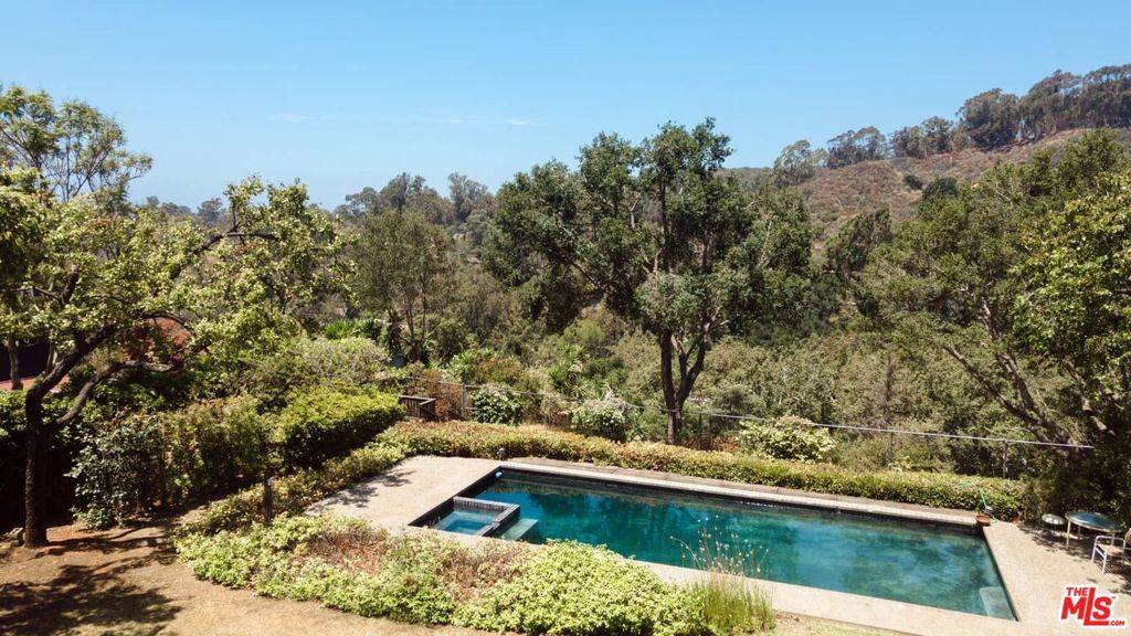 13741 Romany DR, Pacific Palisades, CA 90272