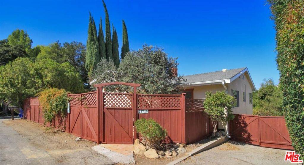 Calabasas, CA 91302,23715 Valley View RD