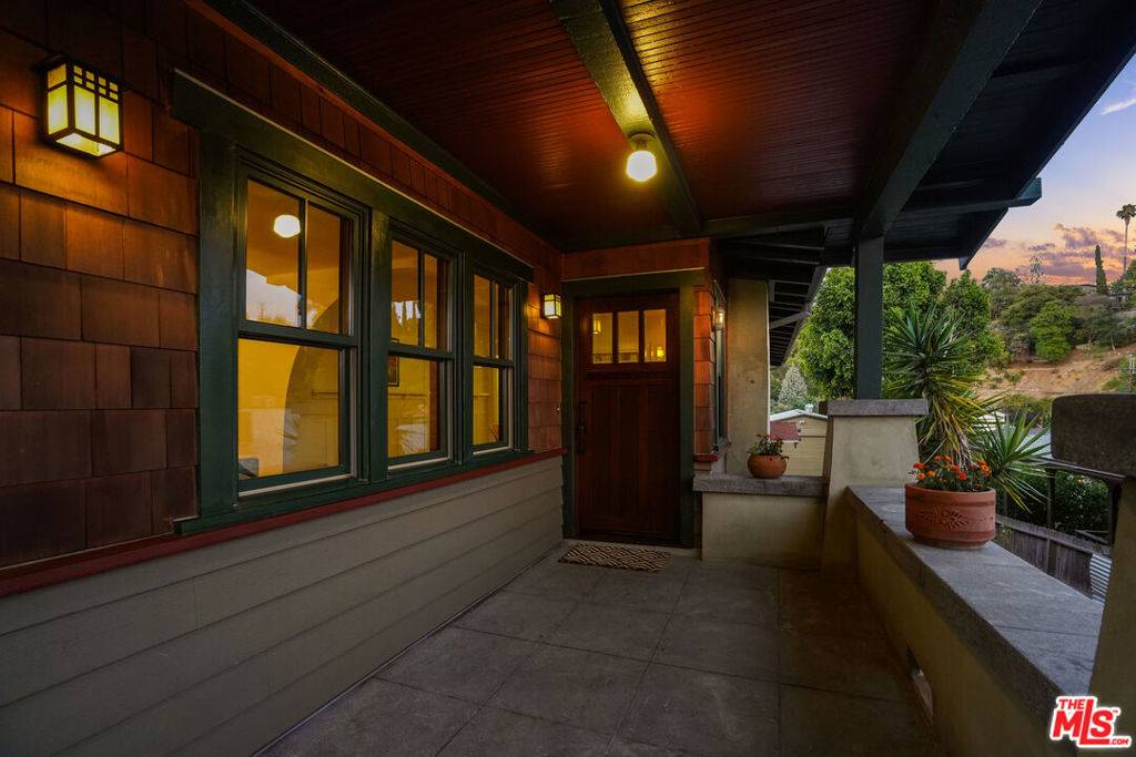 Los Angeles, CA 90042,1308 N Avenue 57