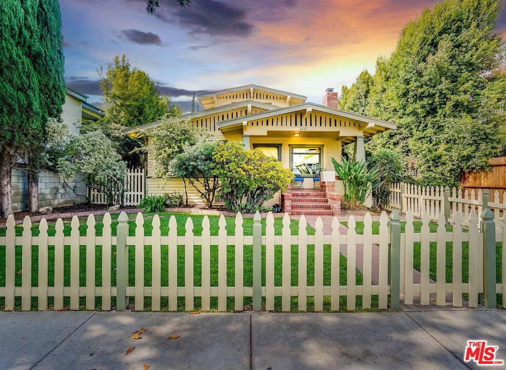 Los Angeles, CA 90027,4607 Melbourne AVE