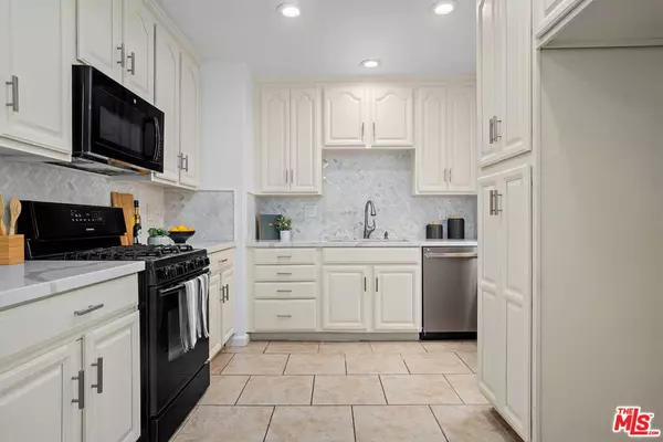 Lomita, CA 90717,25009 Eshelman AVE