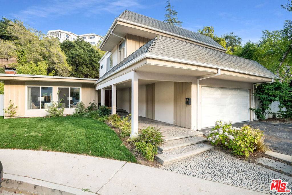 Beverly Hills, CA 90210,9708 Blantyre DR