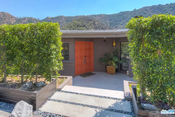 2530 Saint Andrews DR, Glendale, CA 91206
