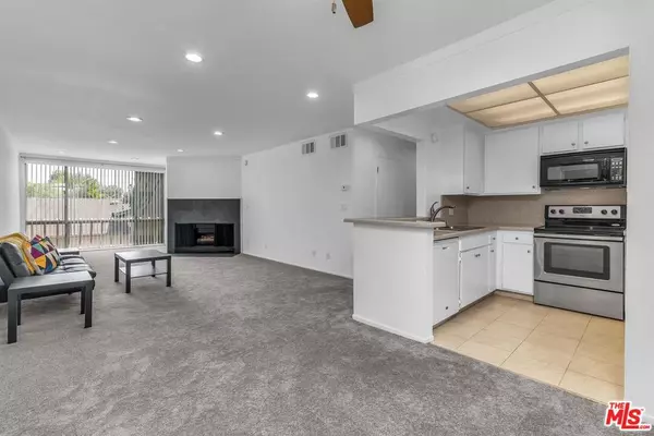 12720 Burbank BLVD #211, Valley Village, CA 91607