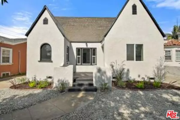 South Gate, CA 90280,8981 California AVE