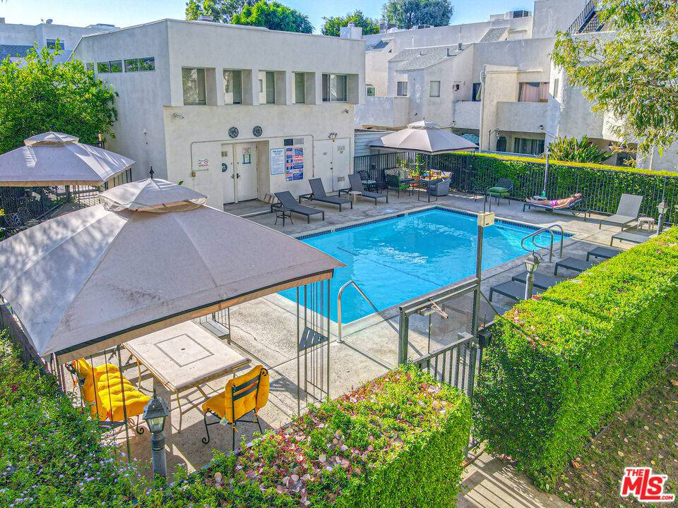 18411 Hatteras ST #111, Tarzana, CA 91356