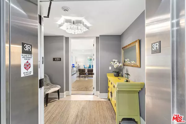 Calabasas, CA 91302,23500 Park Sorrento #E31