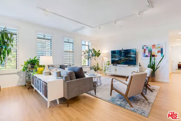 Playa Vista, CA 90094,5625 Crescent Park #413