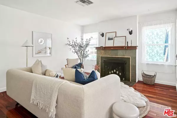 La Crescenta, CA 91214,2830 Community AVE