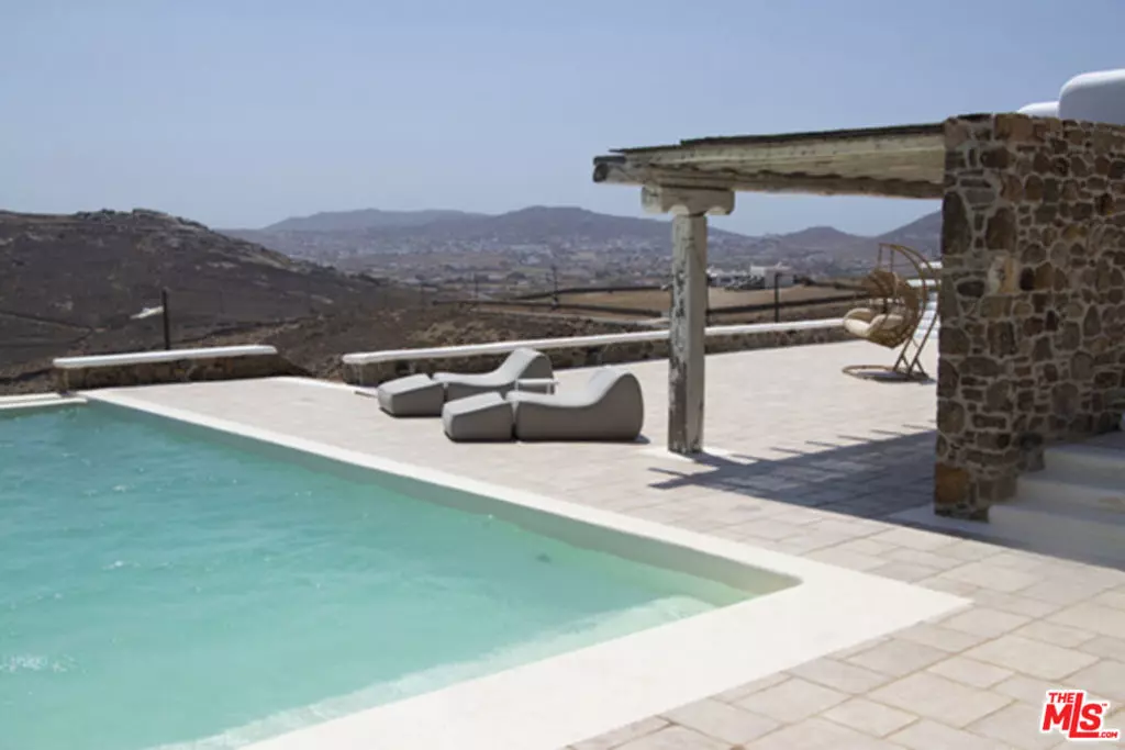 0,0 E MYKONOS, GREECE